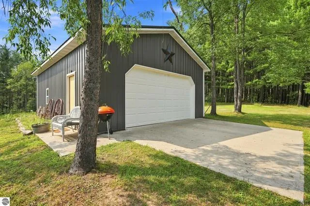 21222 21 Mile Road Burdell Township, MI 49688