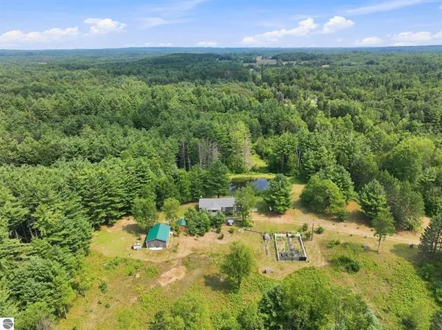 21222 21 Mile Road Burdell Township, MI 49688