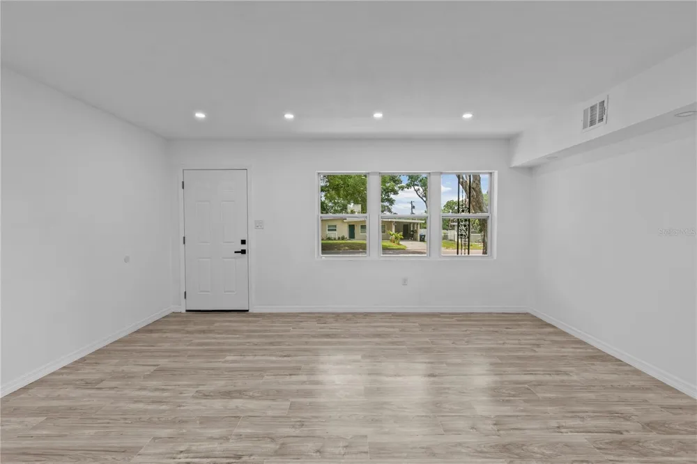 1435 EDEN DRIVE Apopka, FL 32703