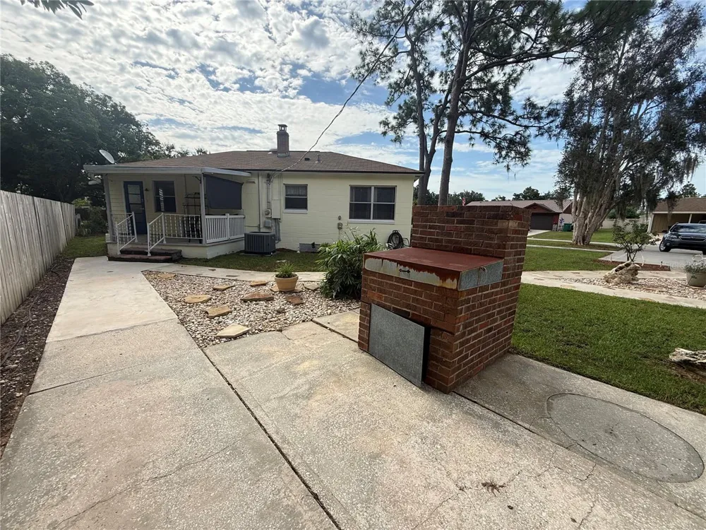 465 BRIARCLIFF AVENUE Eustis, FL 32726
