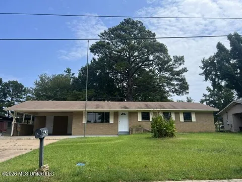3335 E Lisa Drive