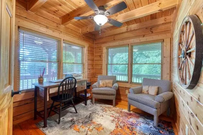81 Grant Drive Brasstown, NC 28902
