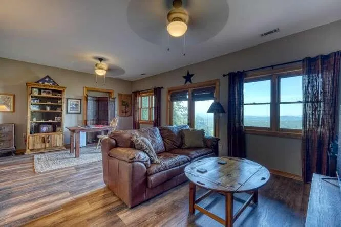 81 Grant Drive Brasstown, NC 28902