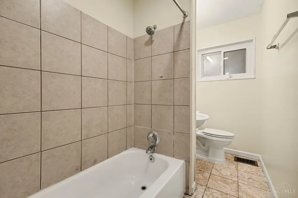 8633 Daly Road Springfield, OH 45231