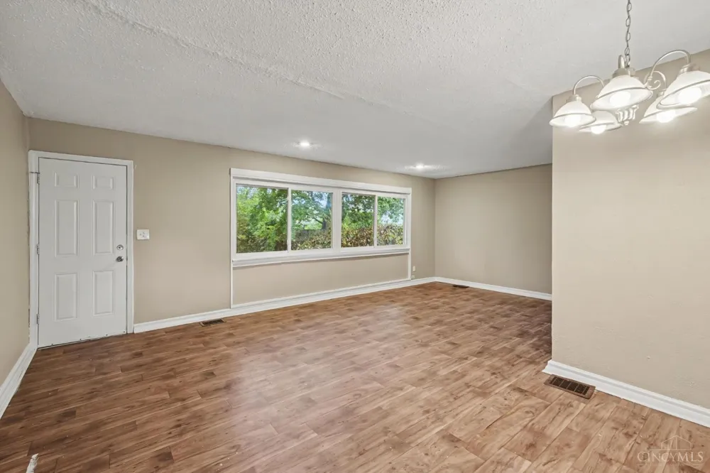8633 Daly Road Springfield, OH 45231