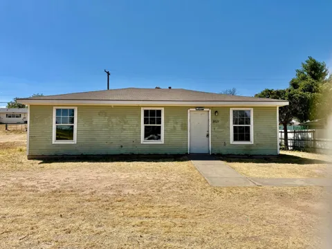 2821 OAK DRIVE
