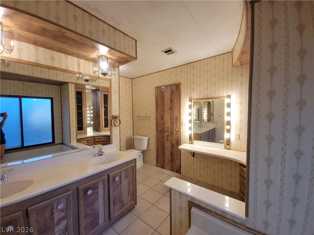 220 S Andersen Street Overton, NV 89040