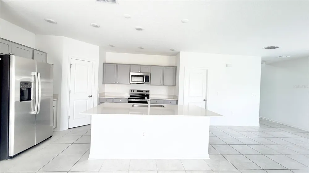 1033 WATERFALL BOULEVARD Davenport, FL 33837