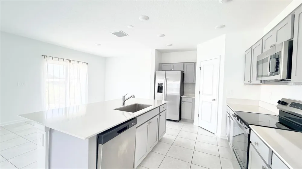 1033 WATERFALL BOULEVARD Davenport, FL 33837