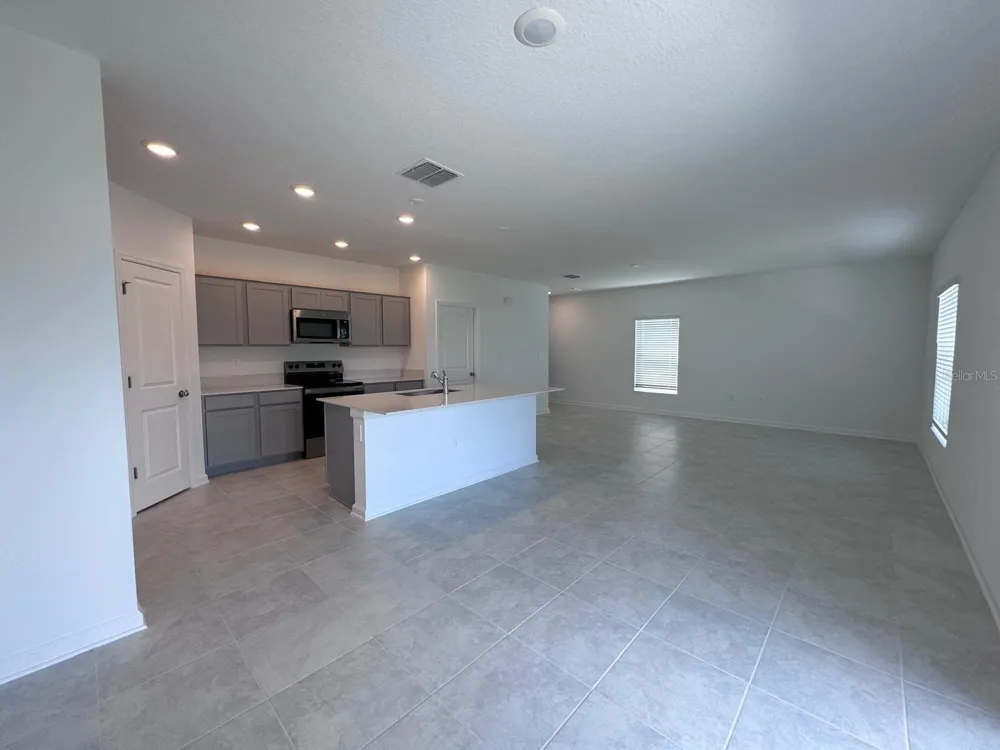 1033 WATERFALL BOULEVARD Davenport, FL 33837