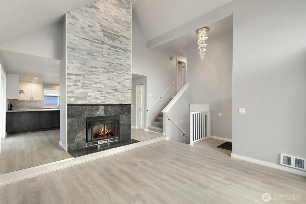 11944 SE 212th Place Kent, WA 98031