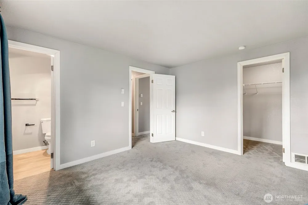 11944 SE 212th Place Kent, WA 98031