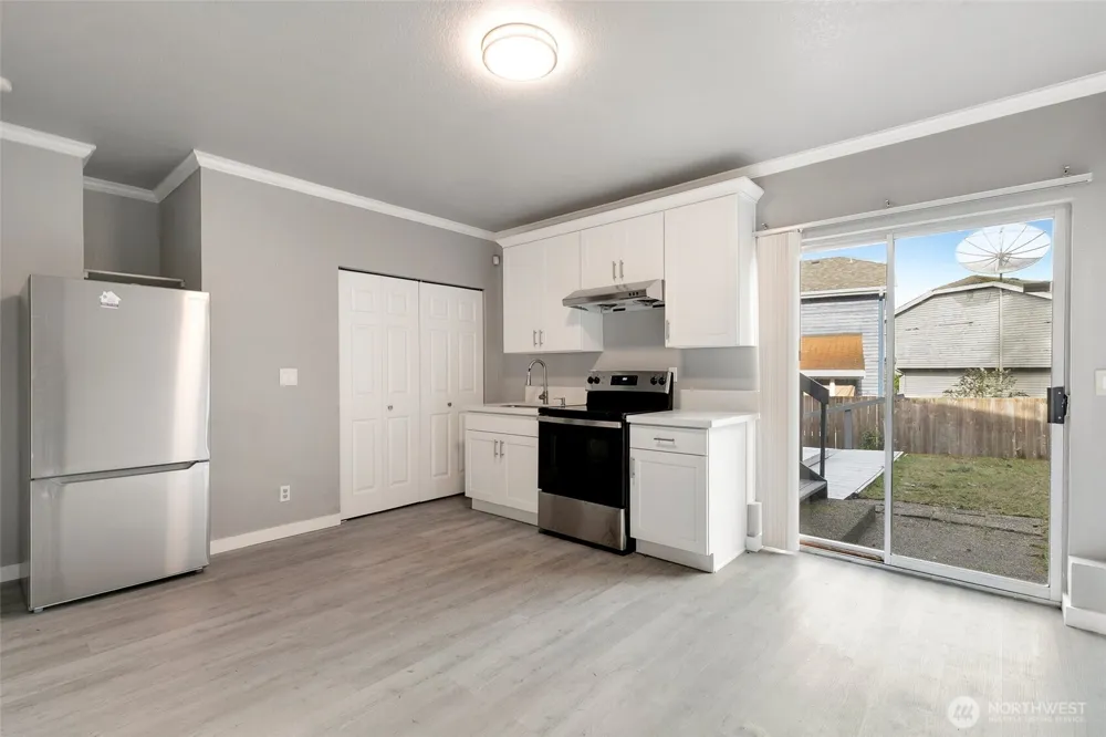 11944 SE 212th Place Kent, WA 98031