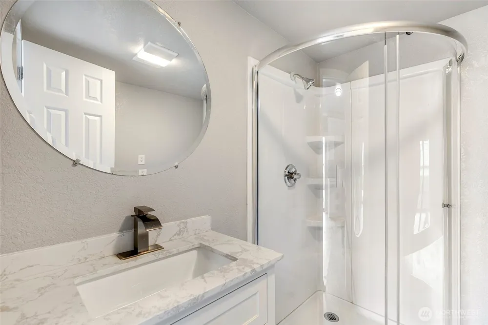 11944 SE 212th Place Kent, WA 98031
