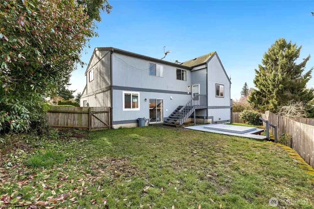 11944 SE 212th Place Kent, WA 98031