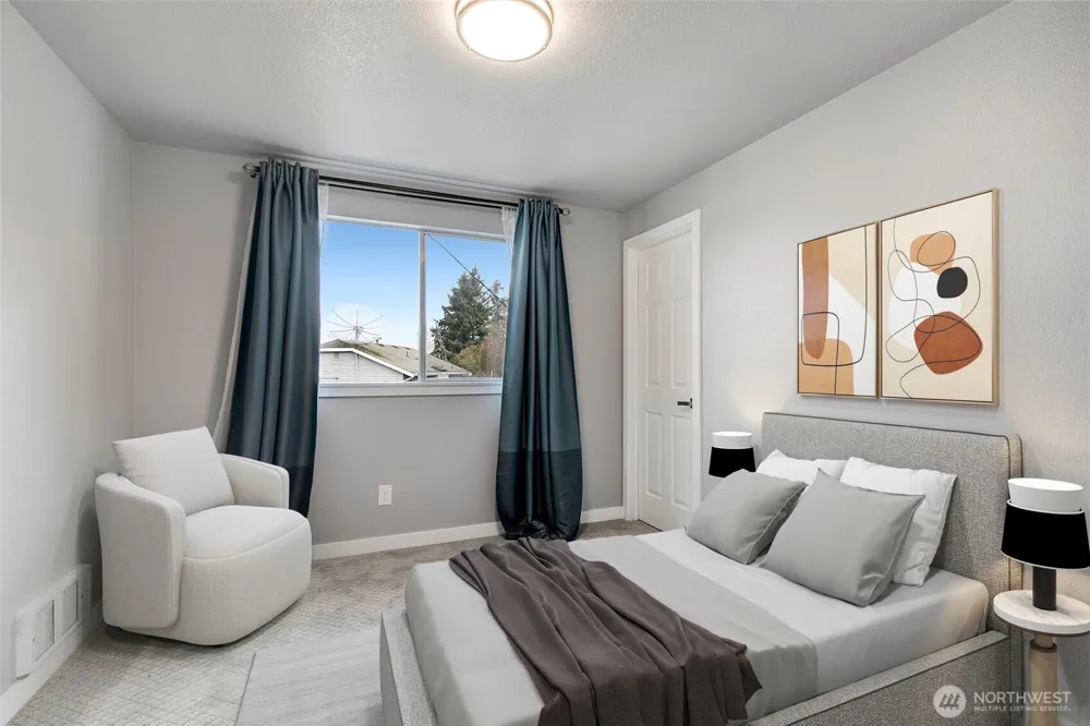 11944 SE 212th Place Kent, WA 98031