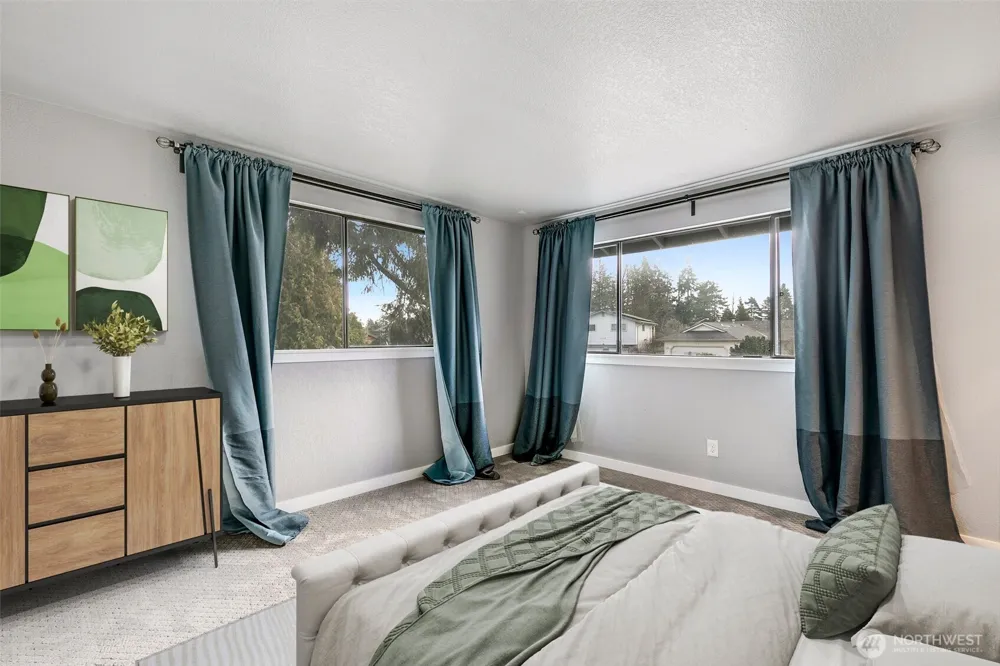11944 SE 212th Place Kent, WA 98031