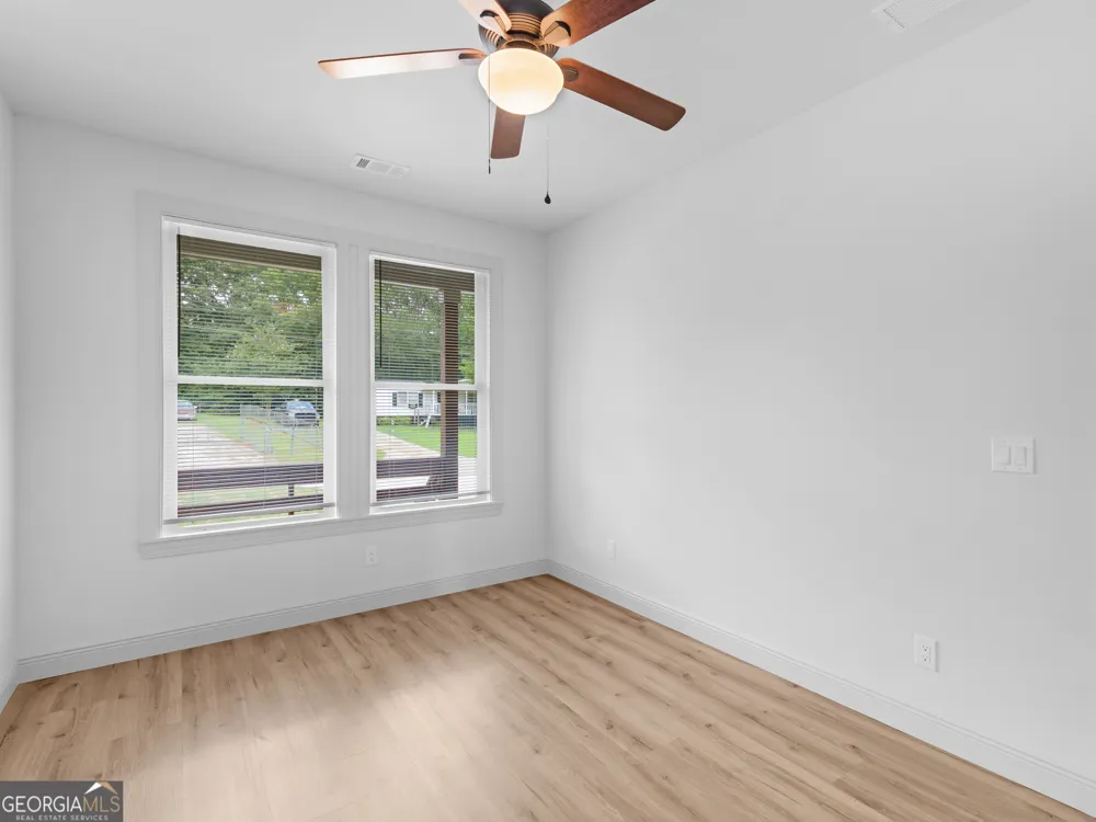 245 Lakeview DR Locust Grove, GA 30248