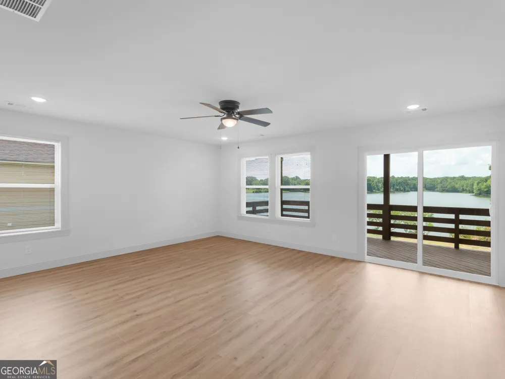 245 Lakeview DR Locust Grove, GA 30248
