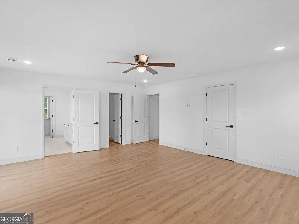 245 Lakeview DR Locust Grove, GA 30248