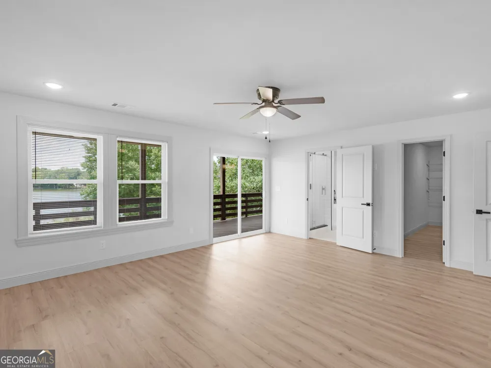 245 Lakeview DR Locust Grove, GA 30248