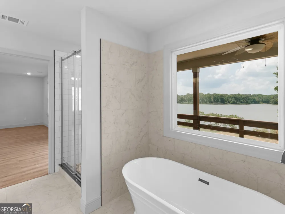 245 Lakeview DR Locust Grove, GA 30248