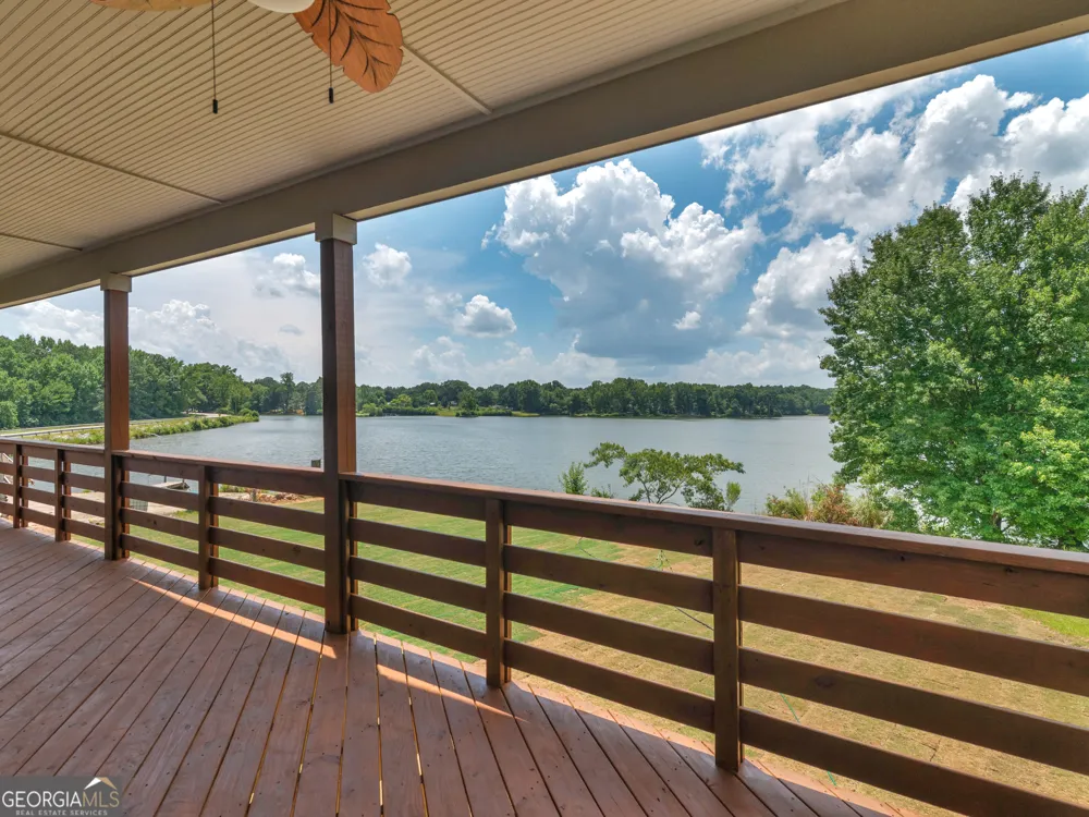 245 Lakeview DR Locust Grove, GA 30248