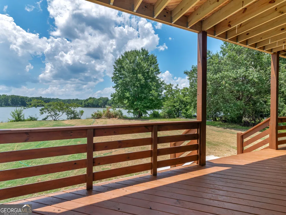 245 Lakeview DR Locust Grove, GA 30248