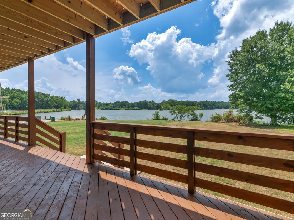 245 Lakeview DR Locust Grove, GA 30248