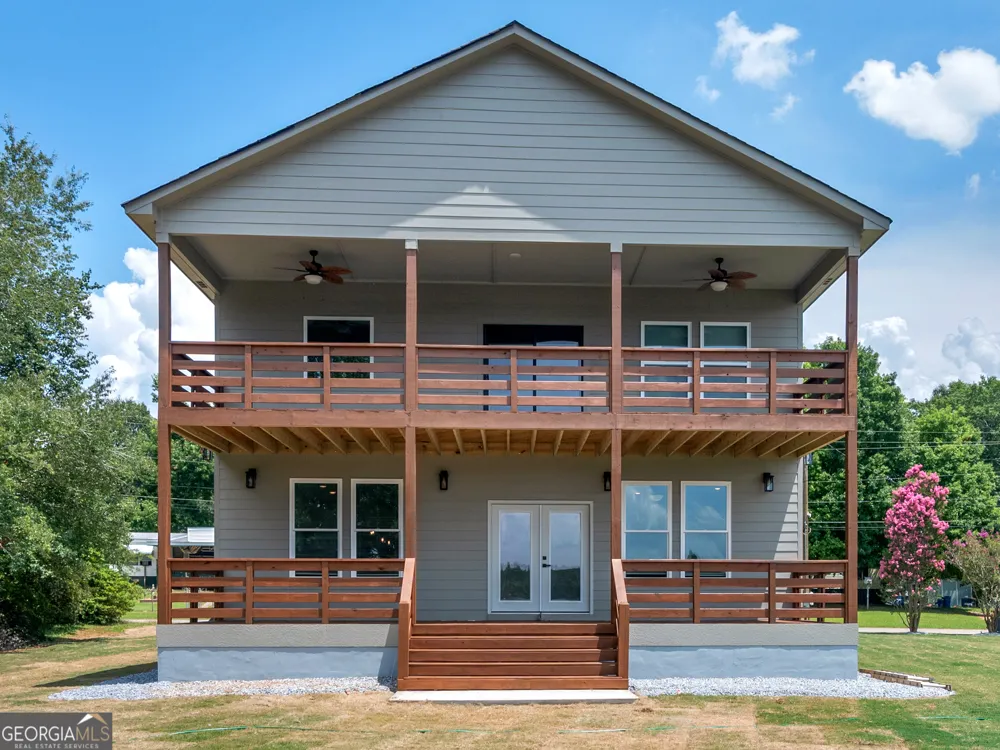 245 Lakeview DR Locust Grove, GA 30248