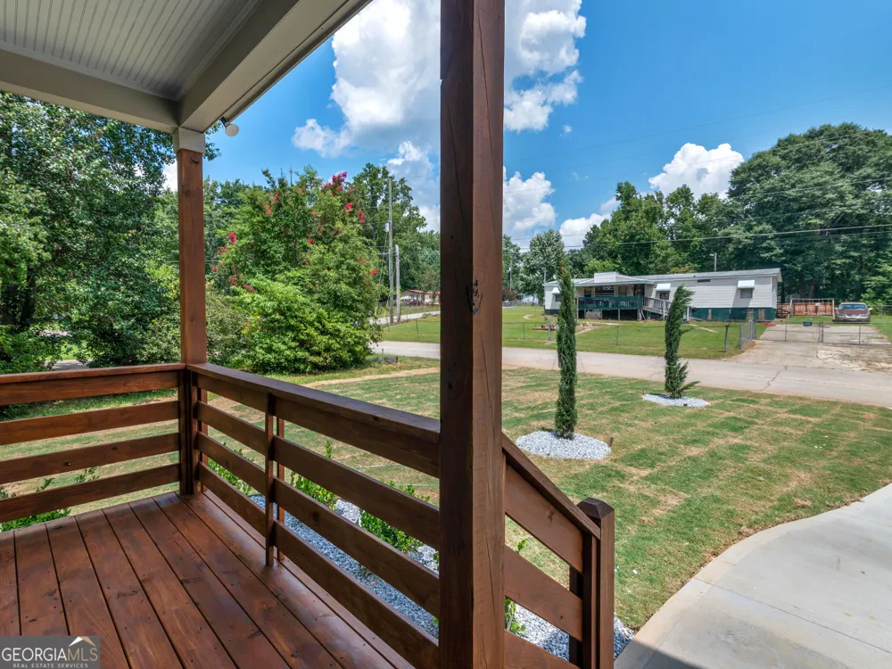245 Lakeview DR Locust Grove, GA 30248