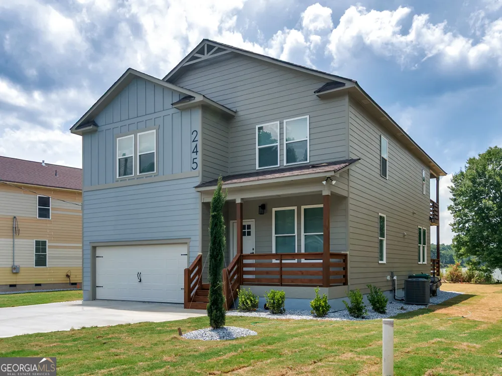 245 Lakeview DR Locust Grove, GA 30248