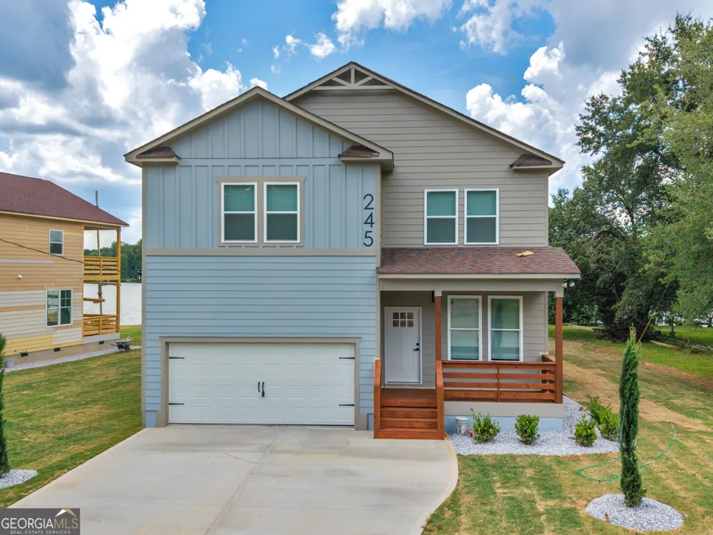 245 Lakeview DR Locust Grove, GA 30248