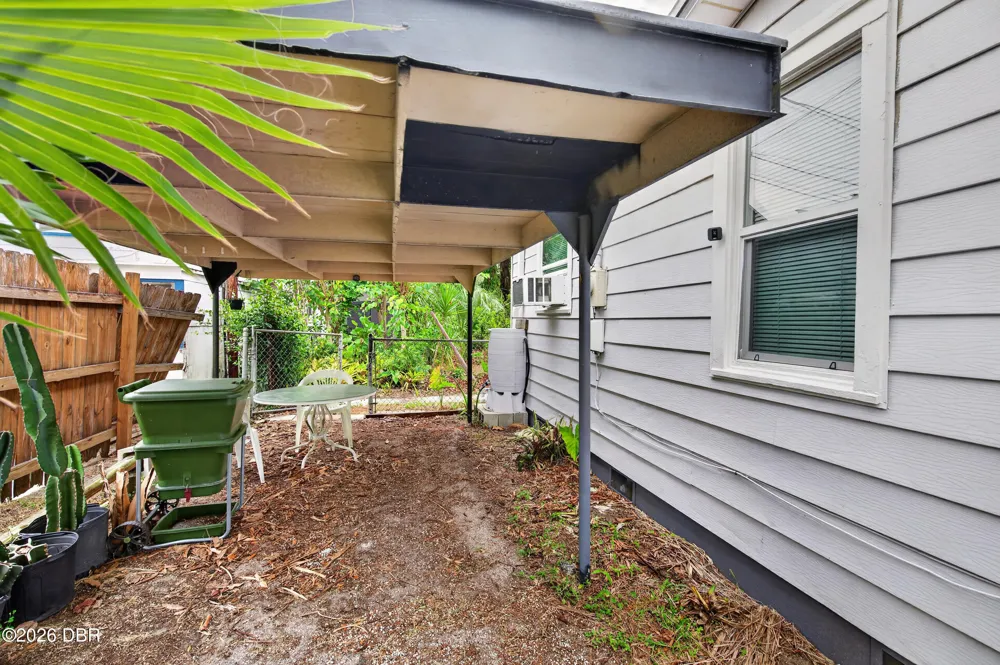 718 Avenue A Holly Hill, FL 32117