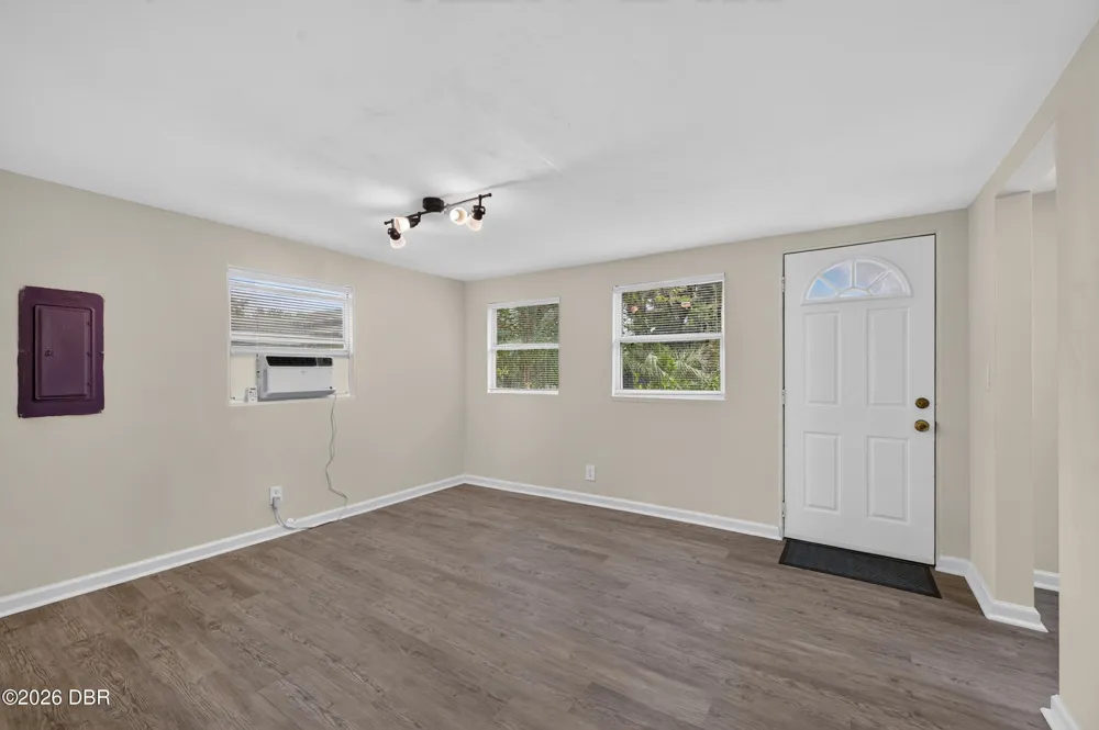 718 Avenue A Holly Hill, FL 32117