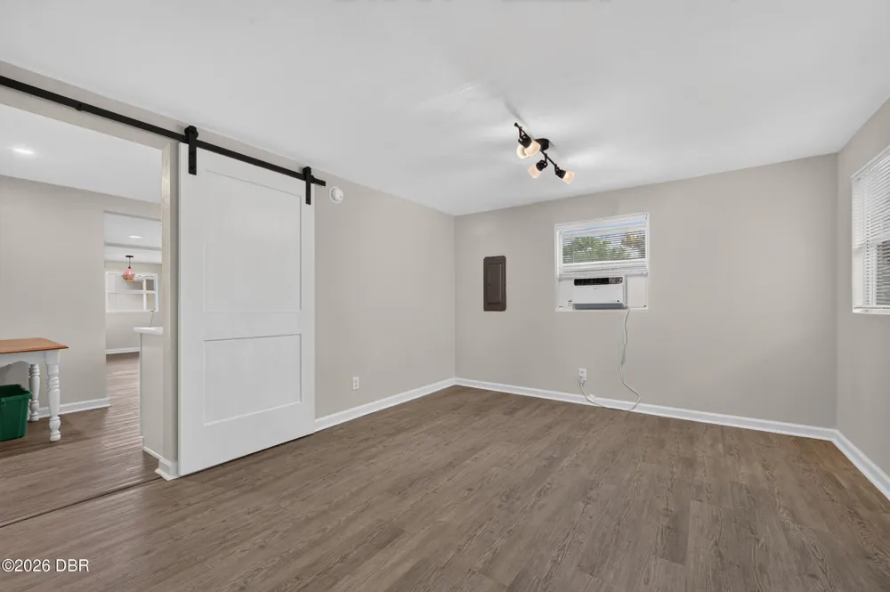 718 Avenue A Holly Hill, FL 32117