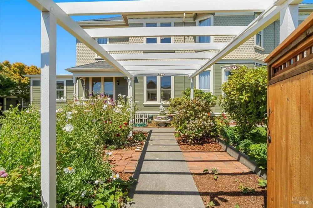 1456 C STREET Eureka, CA 95501