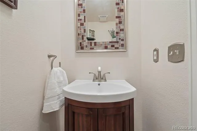 7586 S Cove Circle Centennial, CO 80122