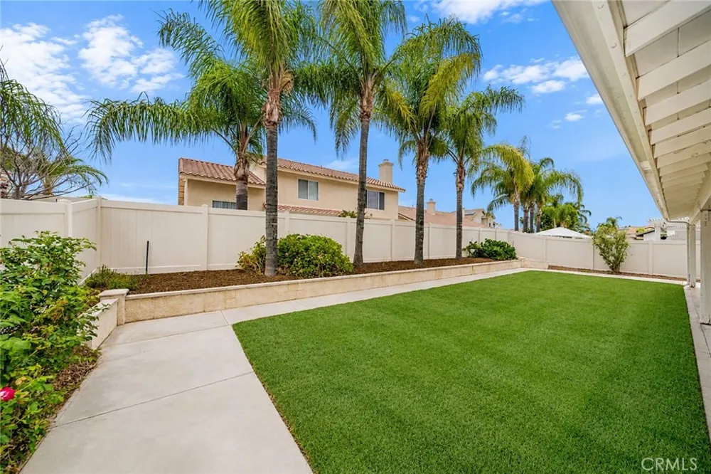 24320 Calle Estancia Murrieta, CA 92562