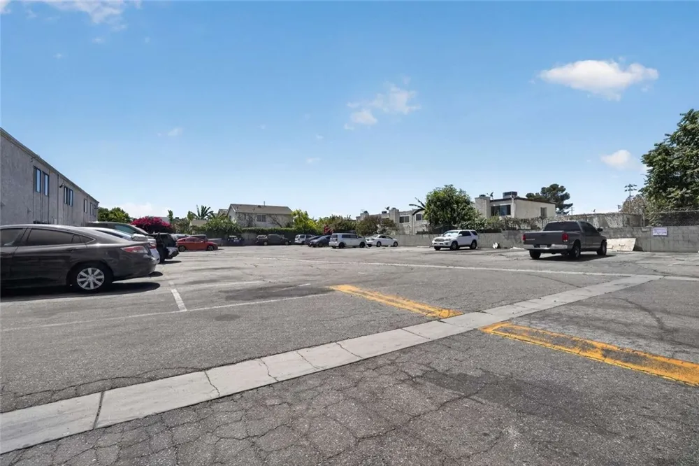 8847 Willis Avenue #B-8 Panorama City, CA 91402