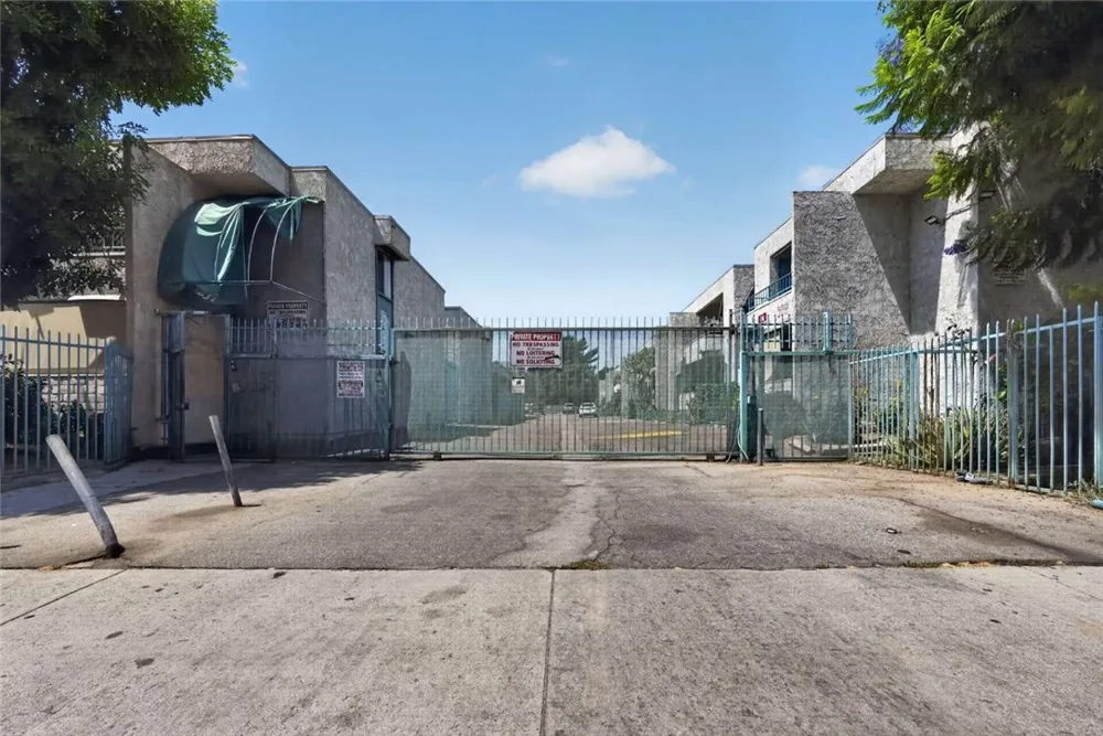 8847 Willis Avenue #B-8 Panorama City, CA 91402
