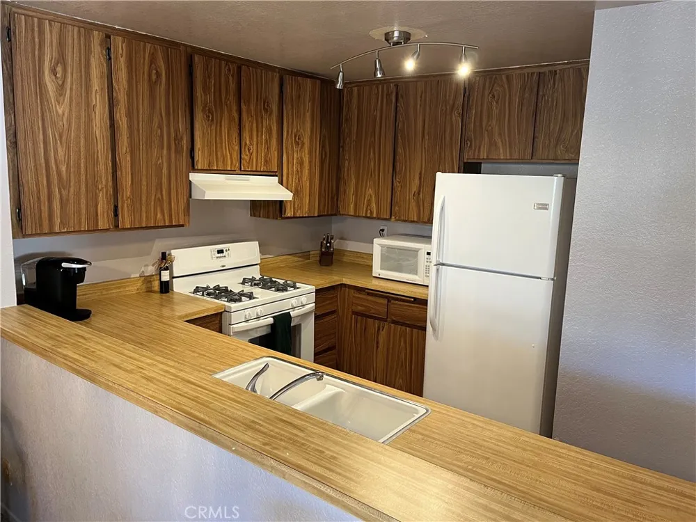 25652 Rimgate Lake Forest, CA 92630