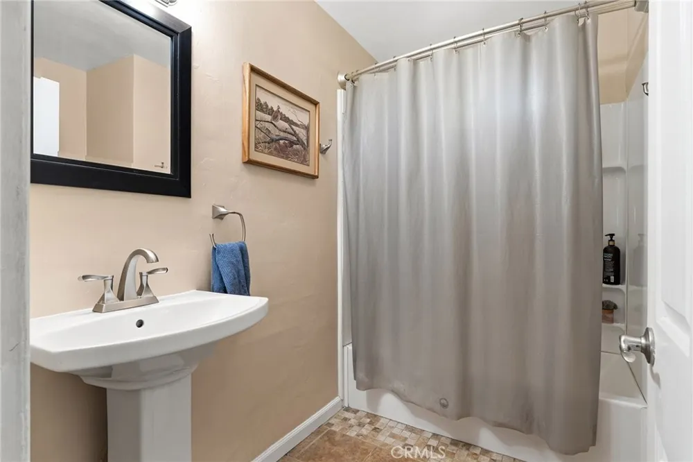 15 Oak Park Way Oroville, CA 95966