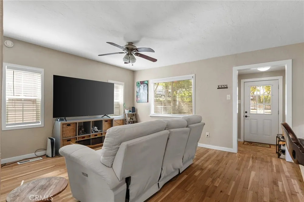 15 Oak Park Way Oroville, CA 95966