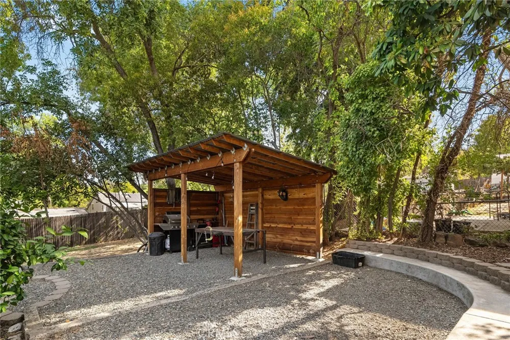 15 Oak Park Way Oroville, CA 95966