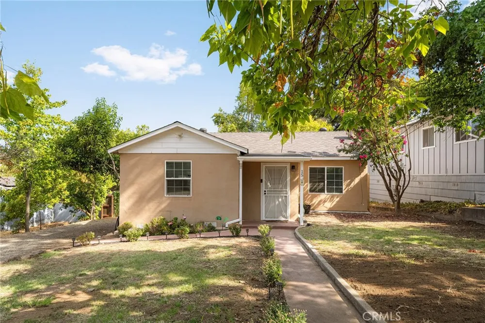 15 Oak Park Way Oroville, CA 95966