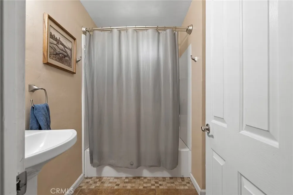 15 Oak Park Way Oroville, CA 95966