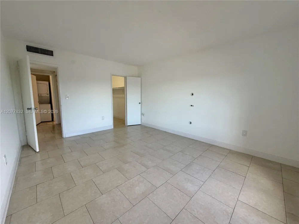 4920 NW 79th Ave #313 Doral, FL 33166