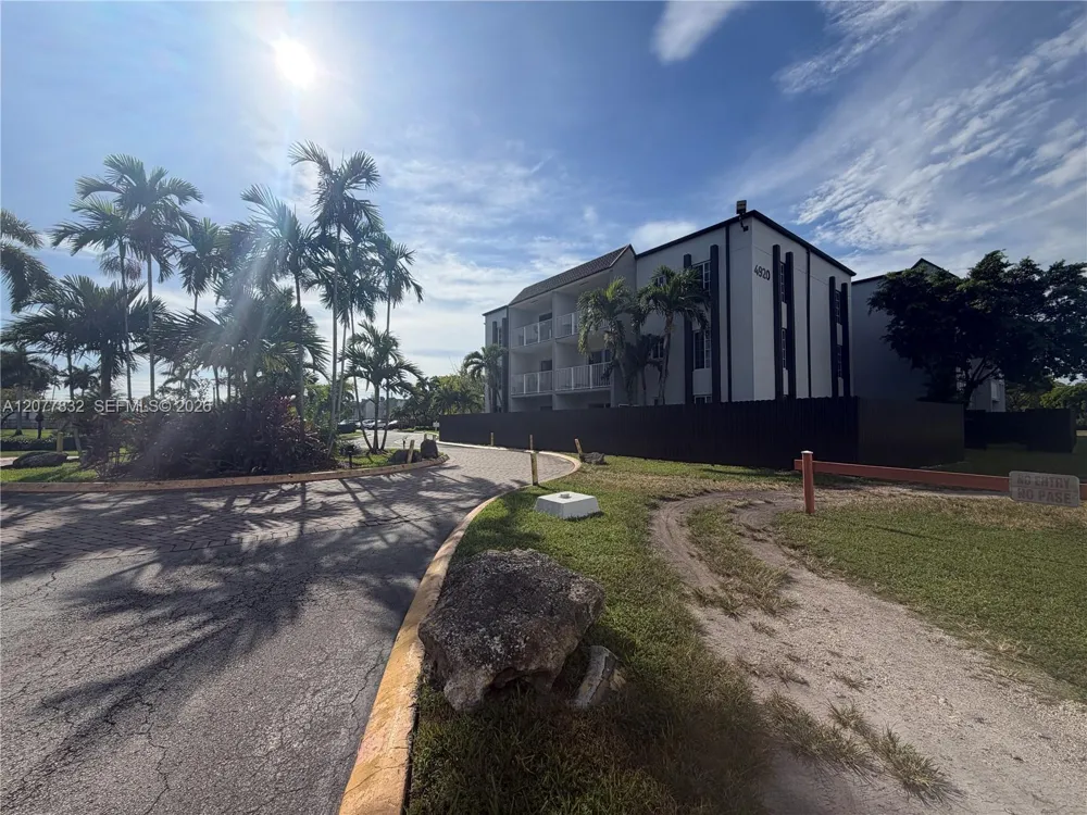 4920 NW 79th Ave #313 Doral, FL 33166