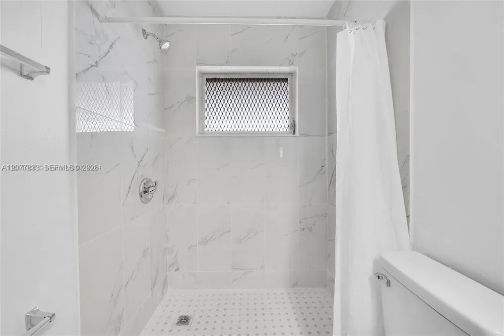 1050 E Sample Rd #309 Pompano Beach, FL 33064